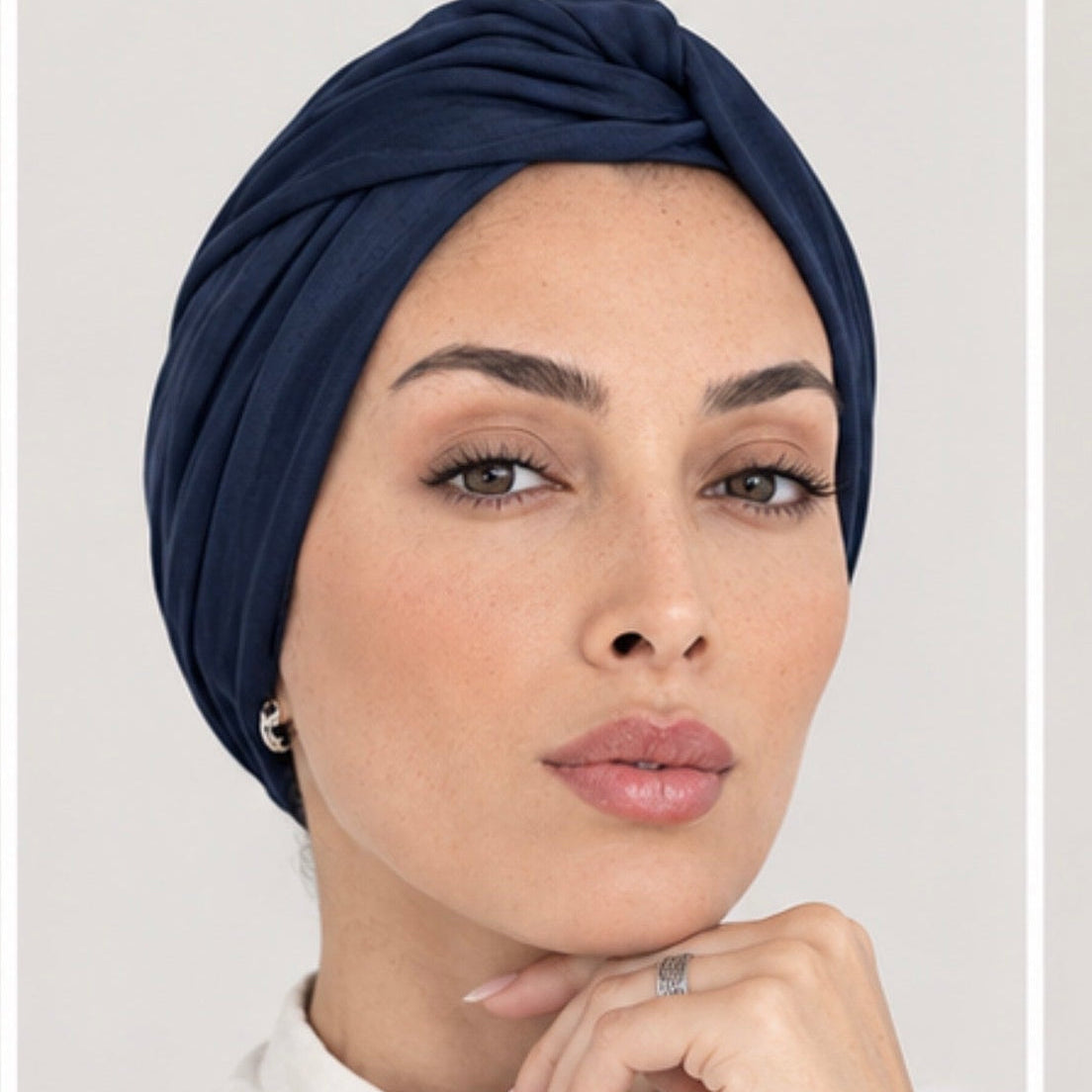 Twist in classic blue