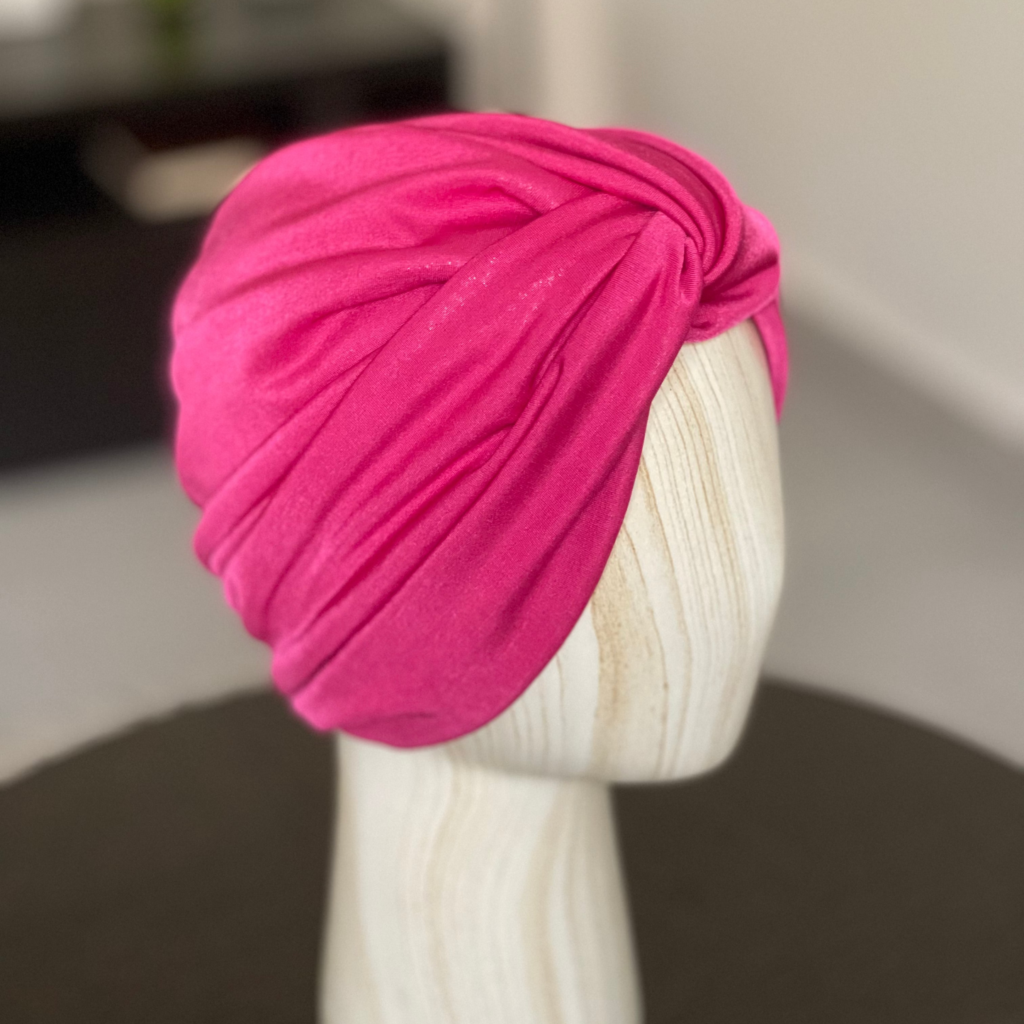 Twist in hot pink