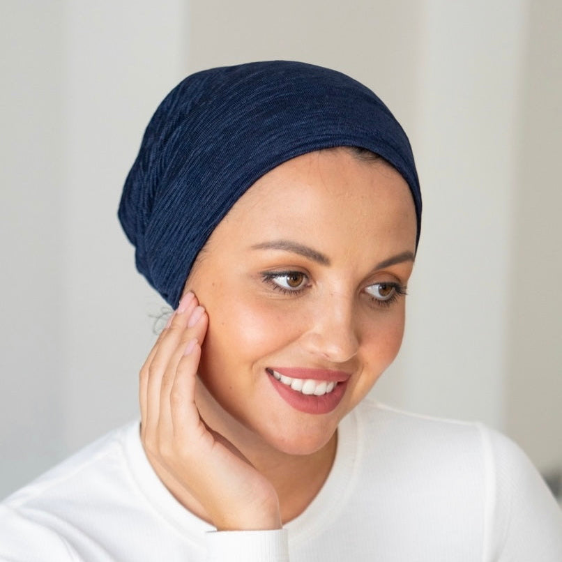 Luna in navy blue pleats