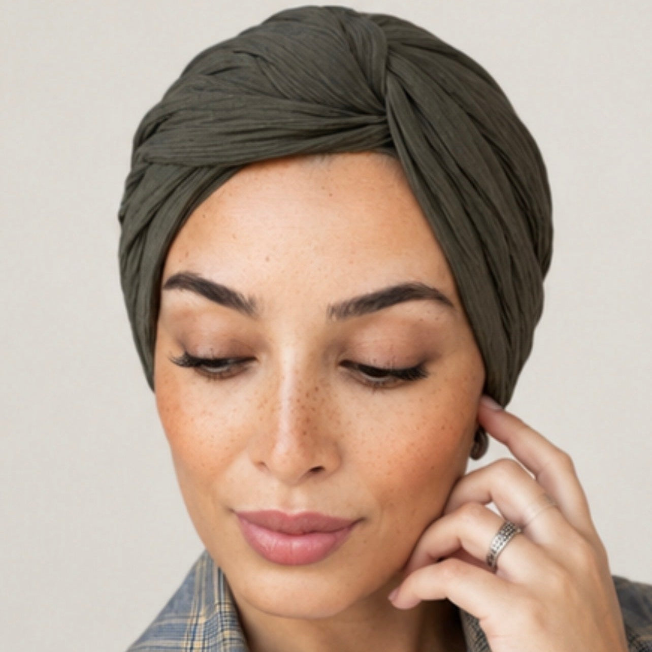 Twist in  dusty olive pleats