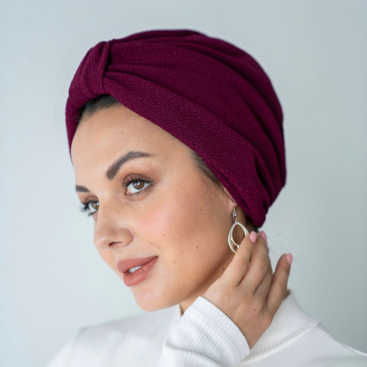 Vanna in burgundy