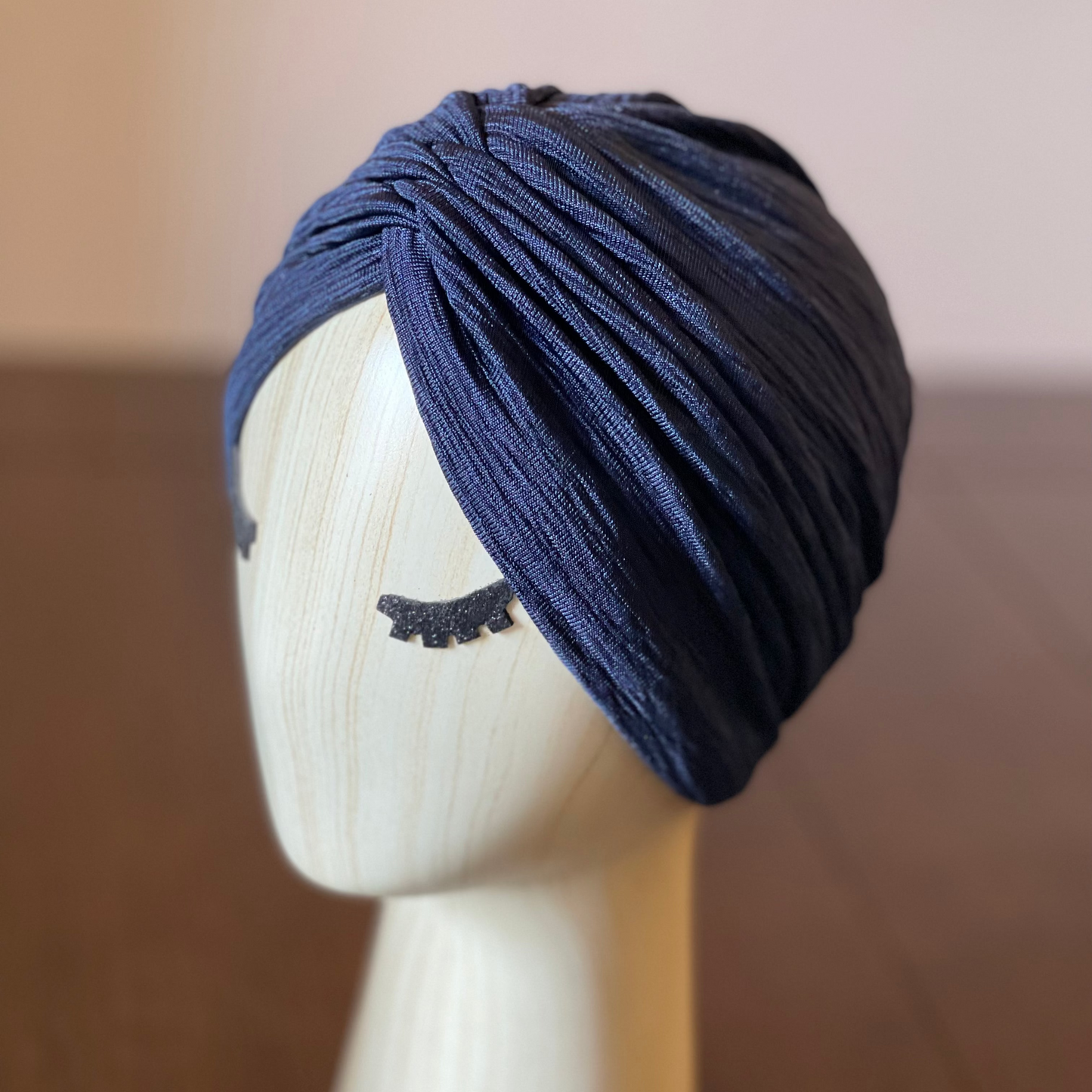Rucha in navy blue pleats