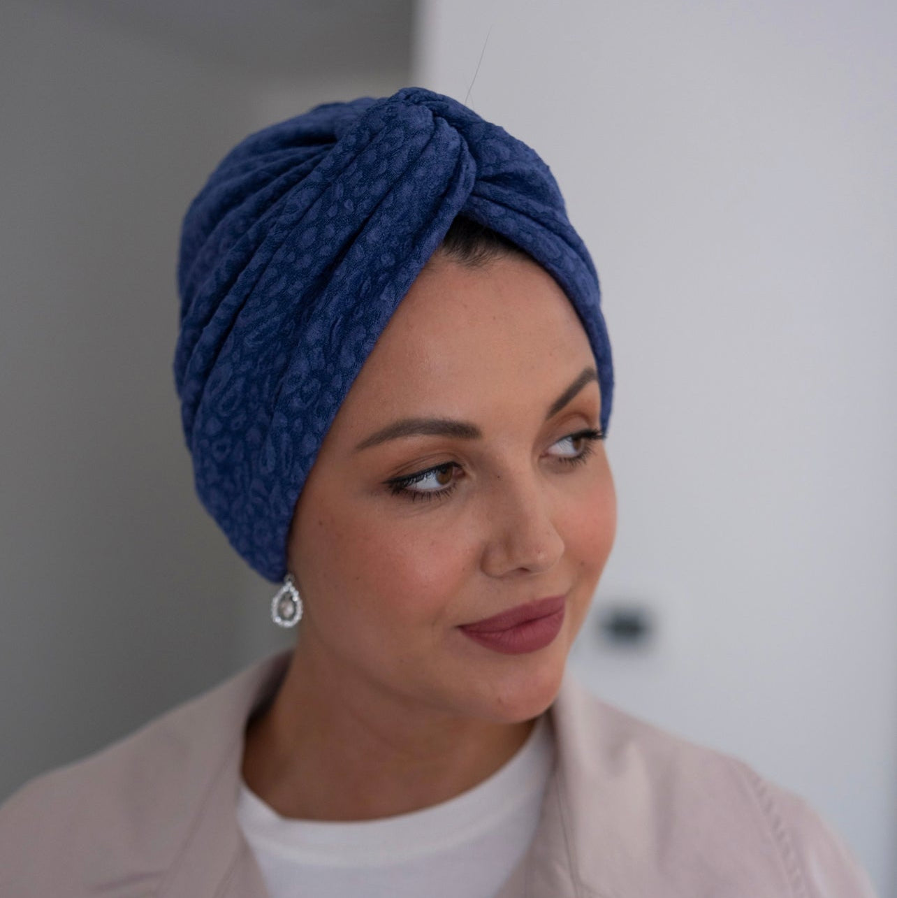 Twist in french blue prints