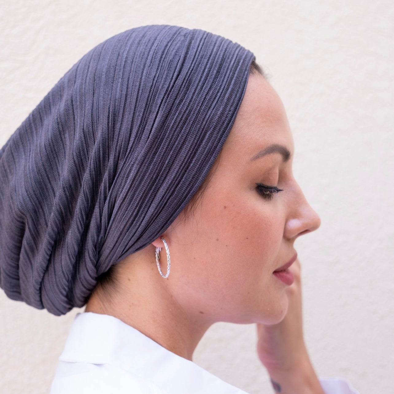 Luna in shadow grey pleats