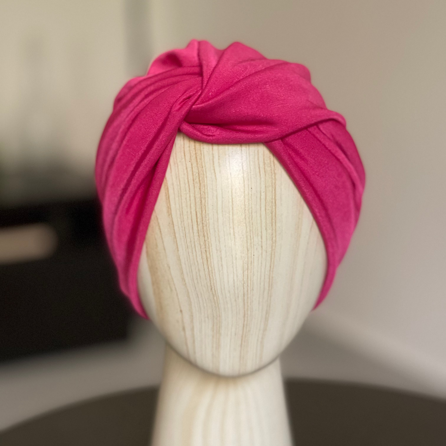 Twist in hot pink