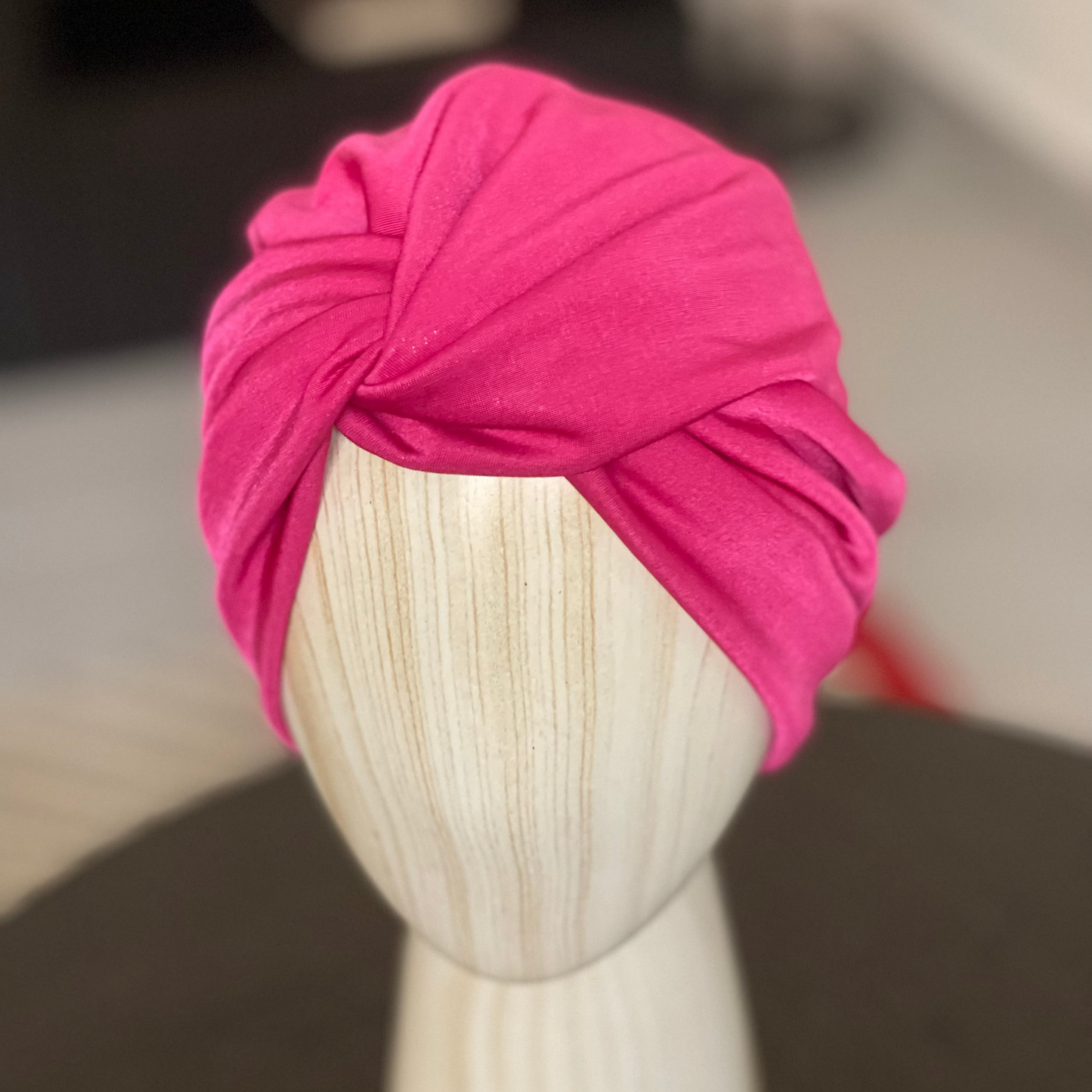 Twist in hot pink